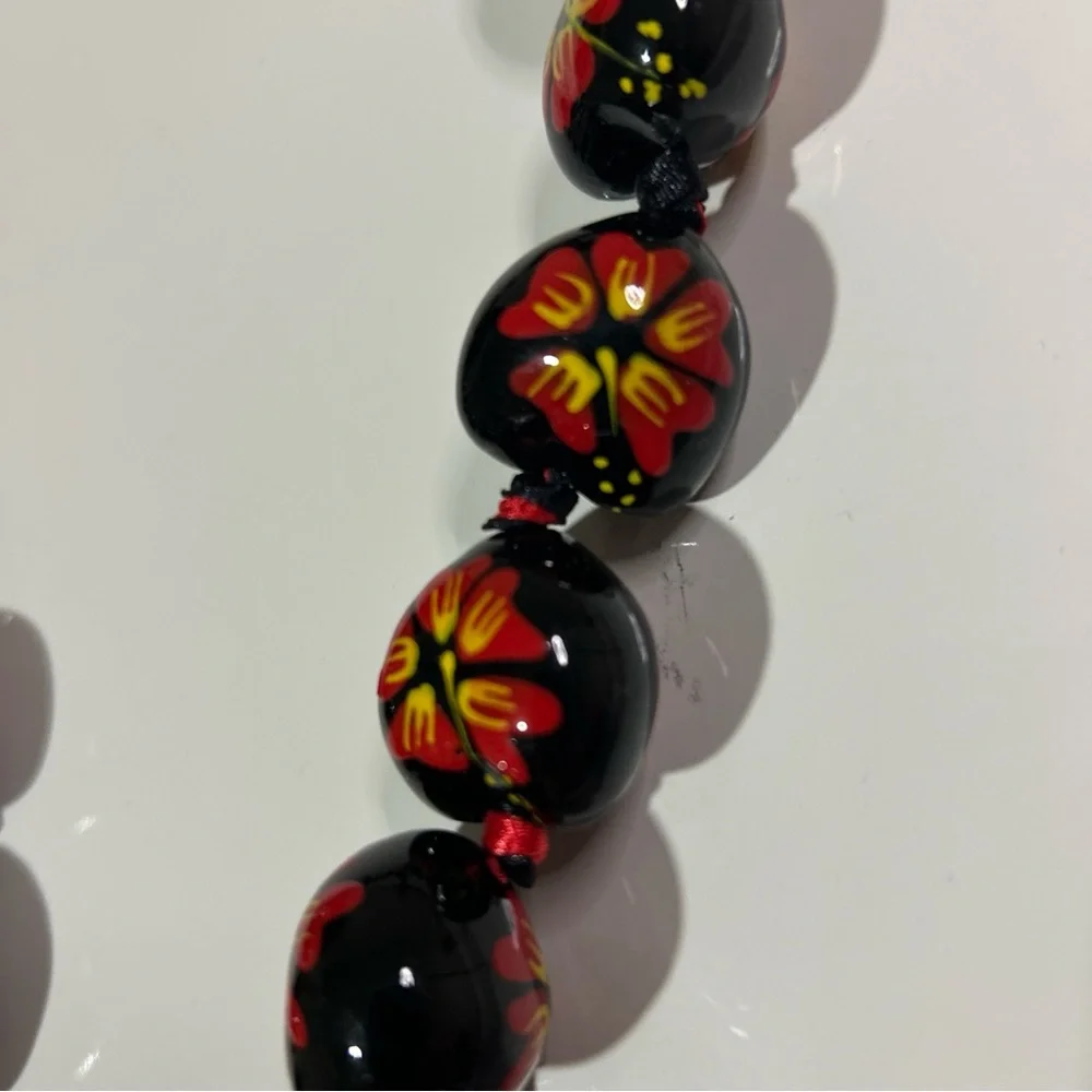 NWT Genuine Kukui Tree Nuts Necklace Handmade Hand Painted Red Yellow Flowers